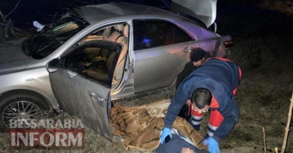 В Саратском районе Toyota Camry слетела в кювет, есть пострадавший