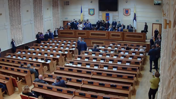 Сессия Одесского облсовета имела признаки нарушения законодательства – КИУ