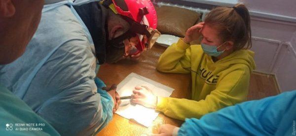 В Белгороде-Днестровском спасатели помогли девочке избавится от кольца, застрявшего на пальце