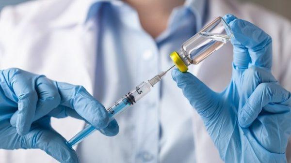 Учителей могут обязать вакцинироваться на законодательном уровне