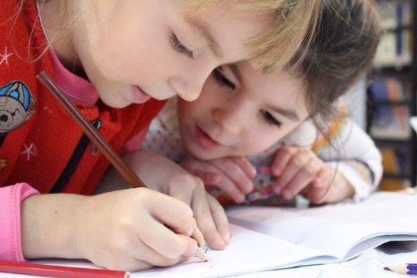 С 1 сентября детей в украинских школах будут воспитывать по-новому: что изменится