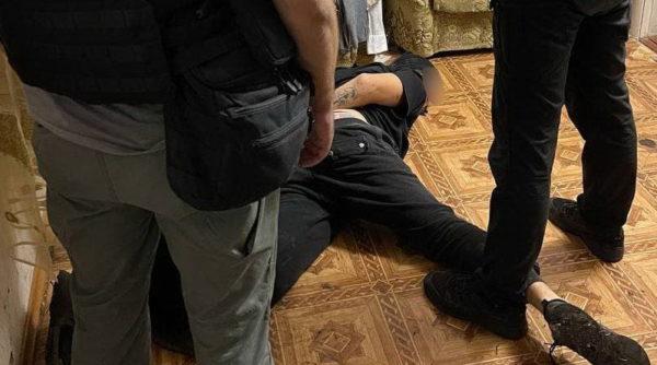 В Одесской области вооруженные бандиты ворвались в дом главы ОТГ, но там их ждал полицейский спецназ