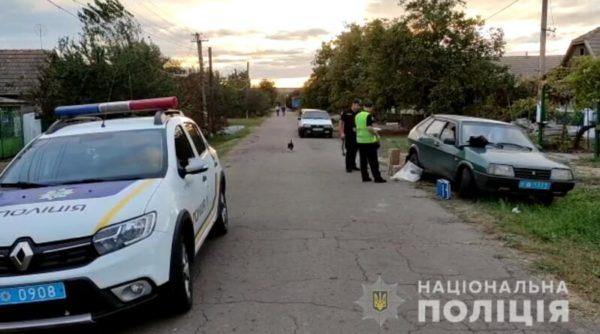 В Кулевчанской ОТГ женщина избила соседа скалкой, а потом зарубила топором