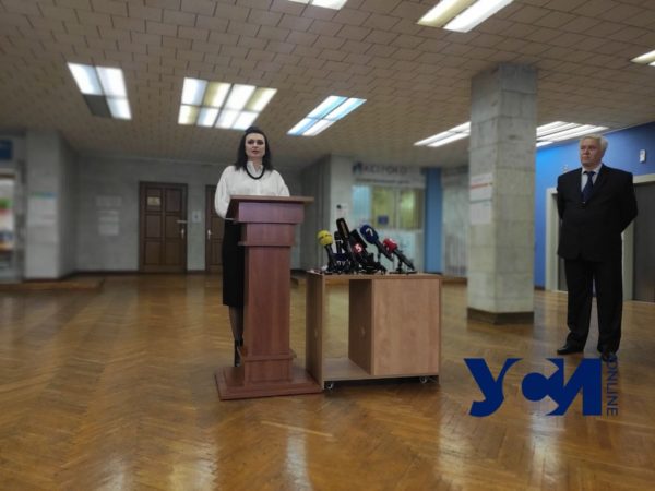 Одесская чиновница расплакалась, объясняя ситуацию с кислородом в больницах
