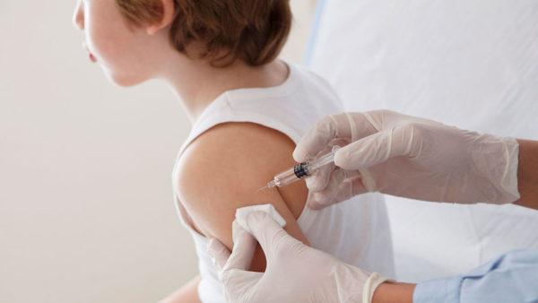В Украине дети старше 14 лет смогут вакцинироваться от COVID-19