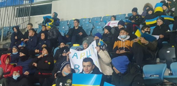 Арцизские футболисты посетили товарищескую игру между Украиной и Болгарией