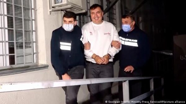 Саакашвили пошел на поправку и обратился к Байдену