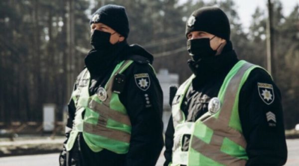 Законное право: правоохранители могут остановить любого украинца для проверки ковид-сертификата
