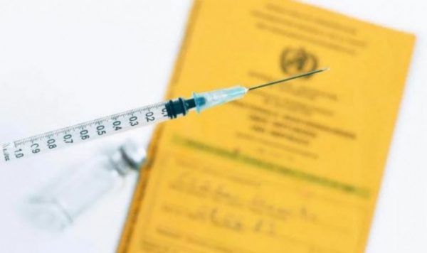 В конце января украинцы смогут сгенерировать в “Дии” новый COVID-сертификат после бустерной прививки
