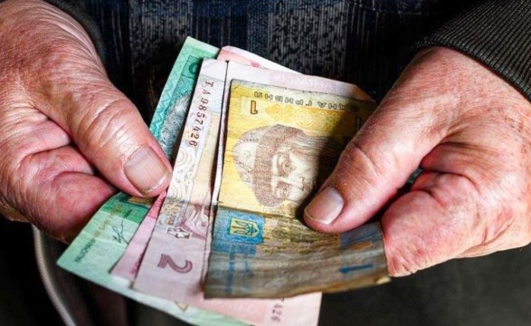 Сколько раз и на сколько украинцам повысят пенсии в 2022 году