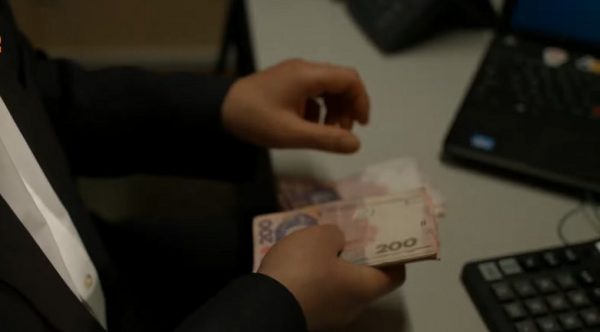 Невероятная зарплата мэра в Одесской области: сколько зарабатывают местные чиновники