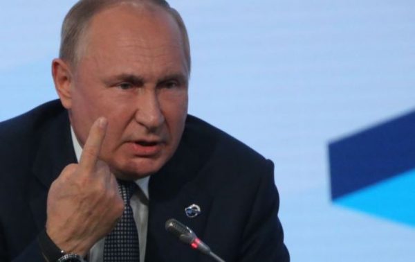 Путин в телеобращении к России объявил о признании ДНР и ЛНР