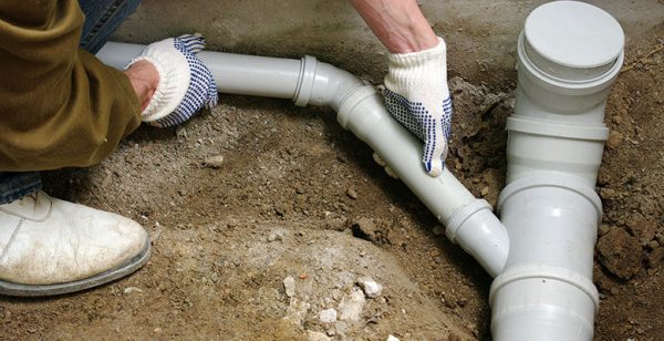 Арцизский “Житловик” просит жителей города не использовать канализационную систему в качестве мусоропровода