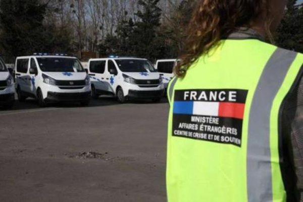 Франция передала Украине партию пожарных машин и автомобилей скорой помощи