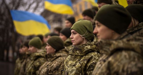 Украинцы через “Дію” собрали уже 165 миллионов на армию