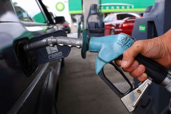 АЗС разрешили поднять цены на бензин и ДТ: сколько будет стоить топливо