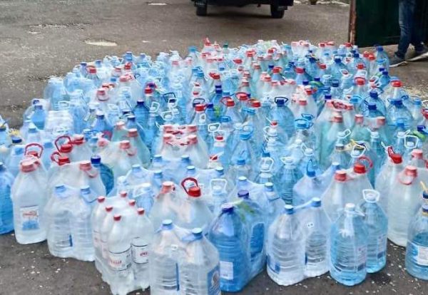 Запас питьевой воды и генераторы: в Арциз доставили гуманитарную помощь от Измаила