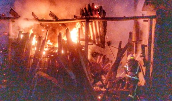 В селе Веселый Кут Теплицкой громады загорелся дом: есть пострадавший