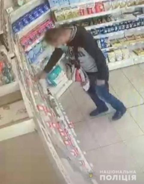 В Одесской области мужчина ограбил аптеку
