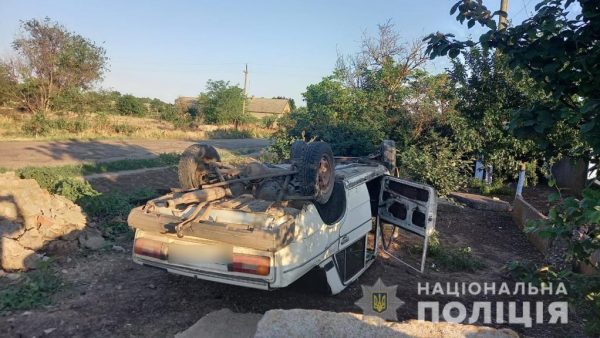 В Белгород-Днестровском районе парень угнал автомобиль, но через несколько десятков метров перевернулся на нем