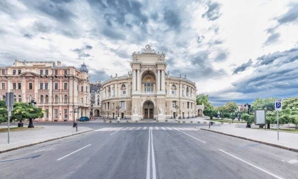 В Одессе планируют открыть театры