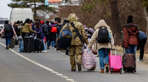 С сегодняшнего дня Польша прекращает выплату помощи беженцам из Украины