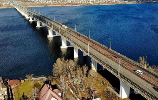 ЗСУ підтвердили удар по Антонівському мосту