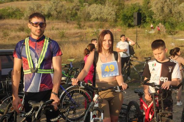Велопробіг, футбольний турнір, вечір автокіно: в Арцизі відбулася масштабна благодійна акція в підтримку ЗСУ