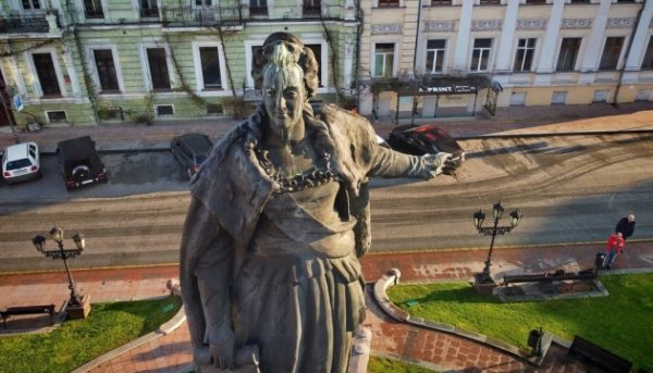 Демонтаж пам’ятника Катерині II: в Одеській ОВА кажуть – для перенесення є всі підстави