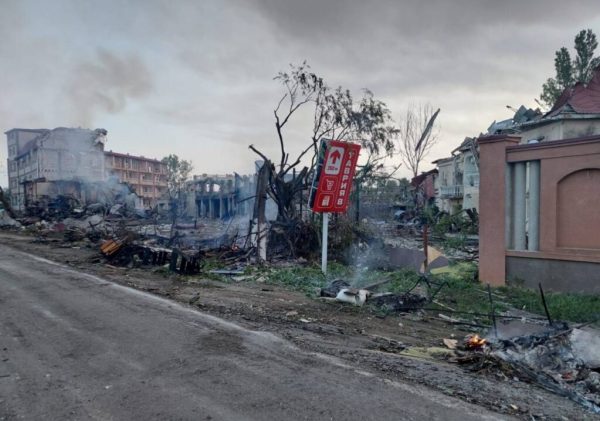 Минулої ночі ворожі ракети поцілили у базу відпочинку та приватні будівлі на Одещині: є поранені