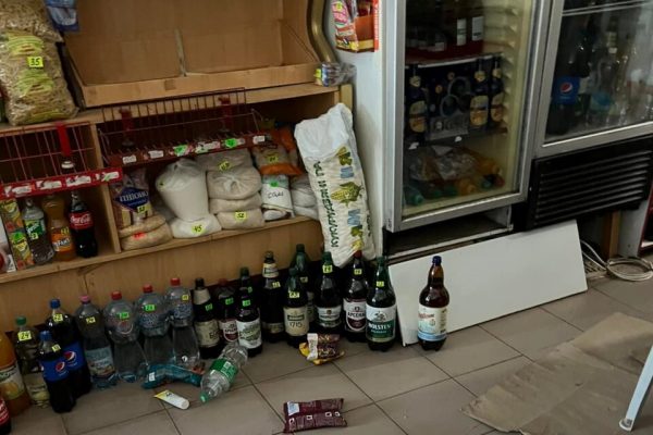 “Мокрі бандити” або крадіжка після дощу: в Арцизькій громаді вночі пограбували продуктовий магазин