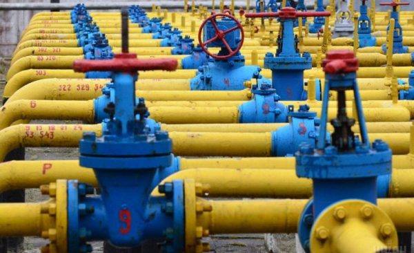 Уряд зафіксував ціни на газ в Україні ще на пів року