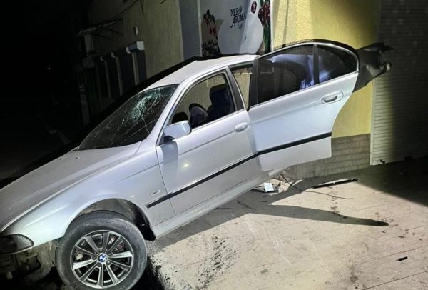 У Болграді п’яний чоловік на BMW в’їхав у стіну житлового будинку – є загиблий