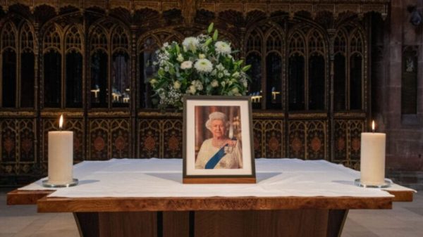 Сьогодні у Лондоні прощаються з королевою Єлизаветою II – ії поховають поруч з чоловіком