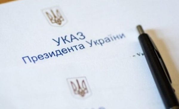 Зеленський поставив підпис під офіційною відмовою від переговорів з Путіним