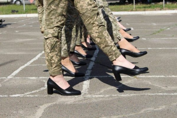 Парламент прийняв в цілому закон про добровільний порядок взяття жінок на військовий облік