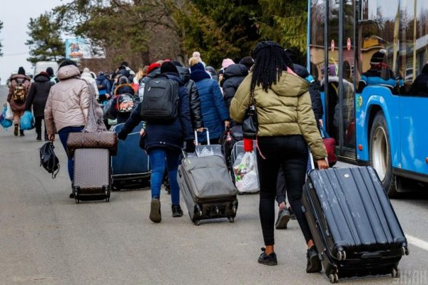 Біженці з України зможуть залишатися на необмежений термін ще в одній країні