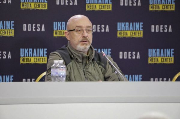Резніков в Одесі: наступні 2,5 місяці треба вчитися виживати