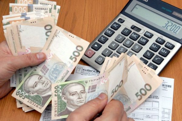 Нові тарифи для бізнесу, заміна банкнот та LED-лампочки: що чекає на українців з 1 січня