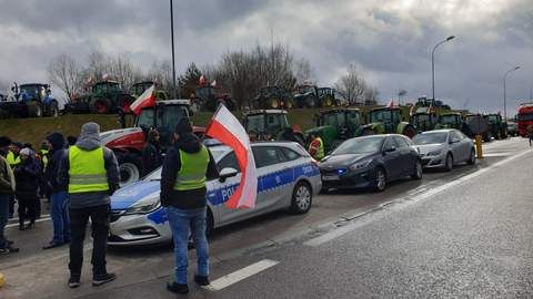 Польські фермери блокують рух українських вантажівок