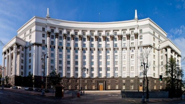 В Україні звільнили трьох міністрів: одного ненадовго