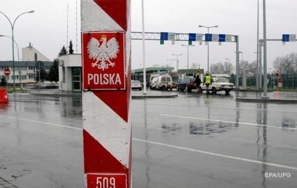 На кордоні з Польщею утворилися черги