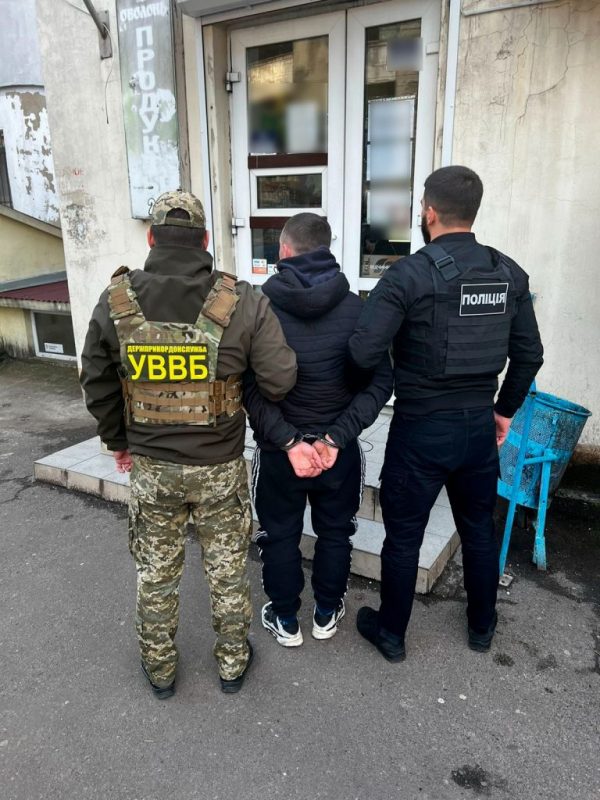 Продавав наркотики військовим: на Одещині викрили наркодилера