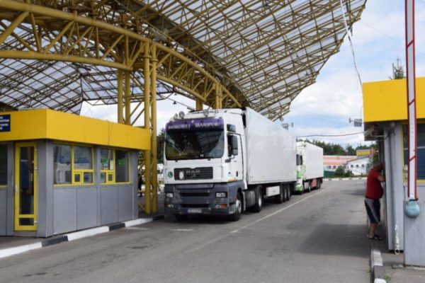 В пунктах пропуску в Одеській області запрацювала електронна черга для водіїв вантажівок