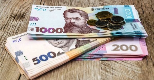 В Україні “мінімалку” хочуть підвищити майже на тисячу гривень