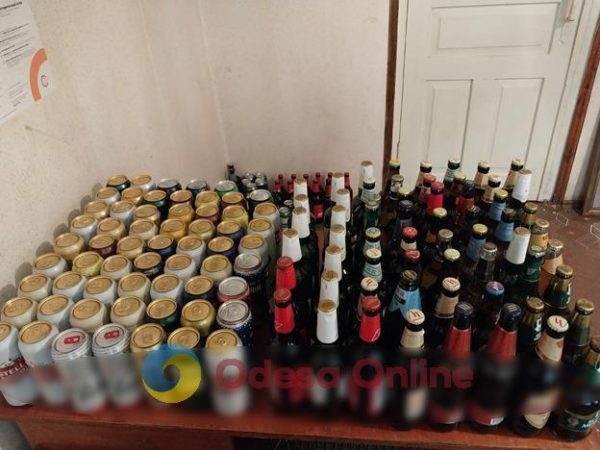 За місяць поліцейські Одещини вилучили понад 49 тисяч пачок цигарок та 15 тисяч літрів алкоголю