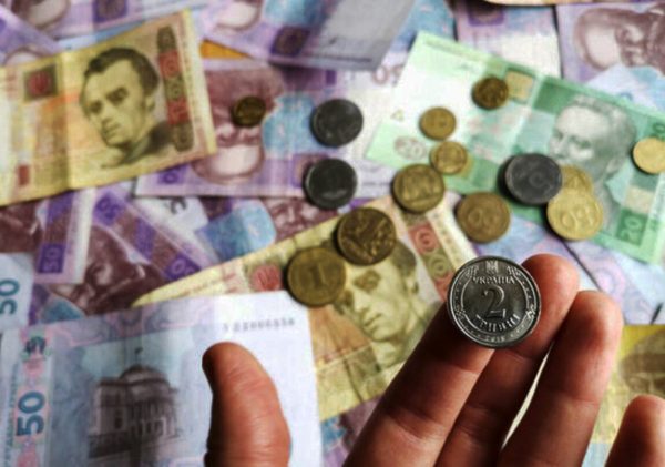 Увага! З 1 жовтня українці не зможуть користуватись банкнотами номіналом у 200 гривень: причина