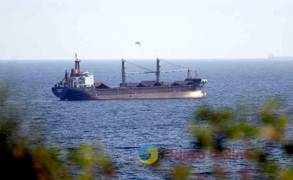 У серпні россія намагалася атакувати цивільне вантажне судно, яке стояло в Одеському порту, – прем’єр Британії
