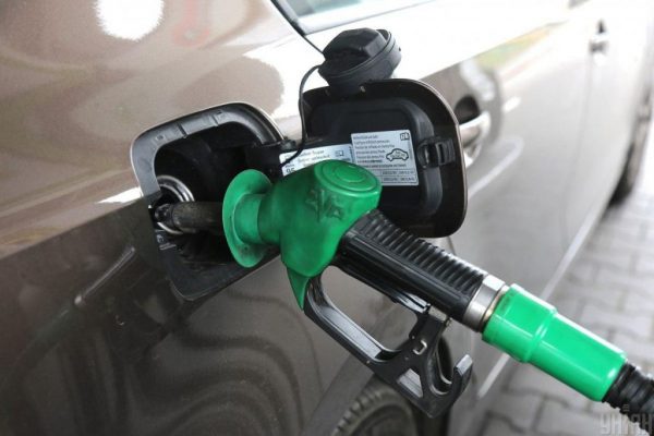 Через гнучкий курс бензин суттєво подорожчає: експерт налякав прогнозом