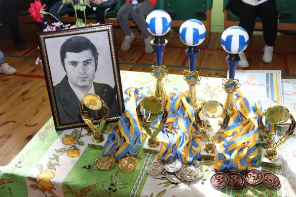 У Арцизі відбувся волейбольний турнір пам’яті вчителя Виноградівської школи Івана Волкова